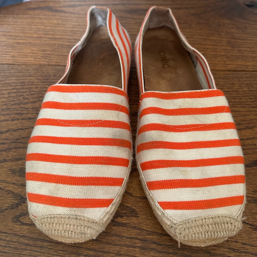 Vionic espadrilles